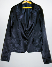 Продаю женский черный атласный пиджак. 80 грн,  Размер M
