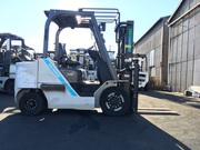 Газ-бензиновий навантажувач TCM (Nissan),  із напрацюванням 3697 мотог.